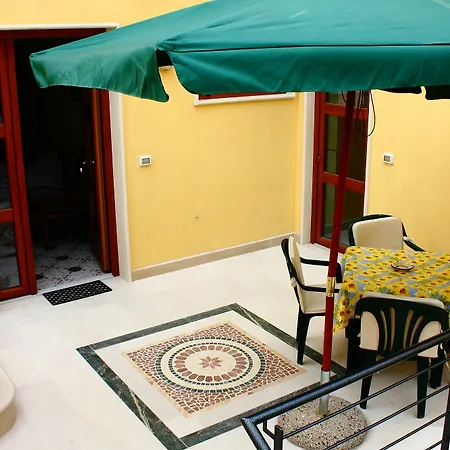 Angolo Di Dante بيت ضيافة